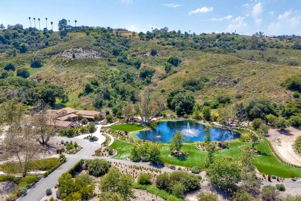 2710 Gird Road, Fallbrook, CA 92028