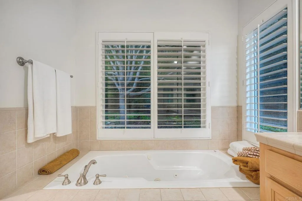 2710 Gird Road, Fallbrook, CA 92028