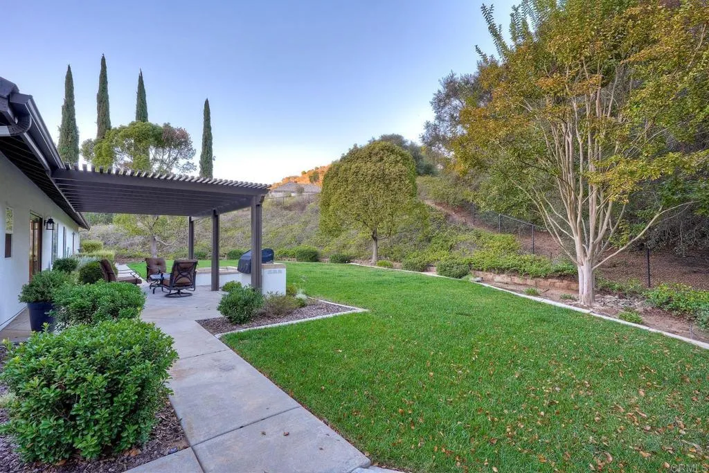 2710 Gird Road, Fallbrook, CA 92028