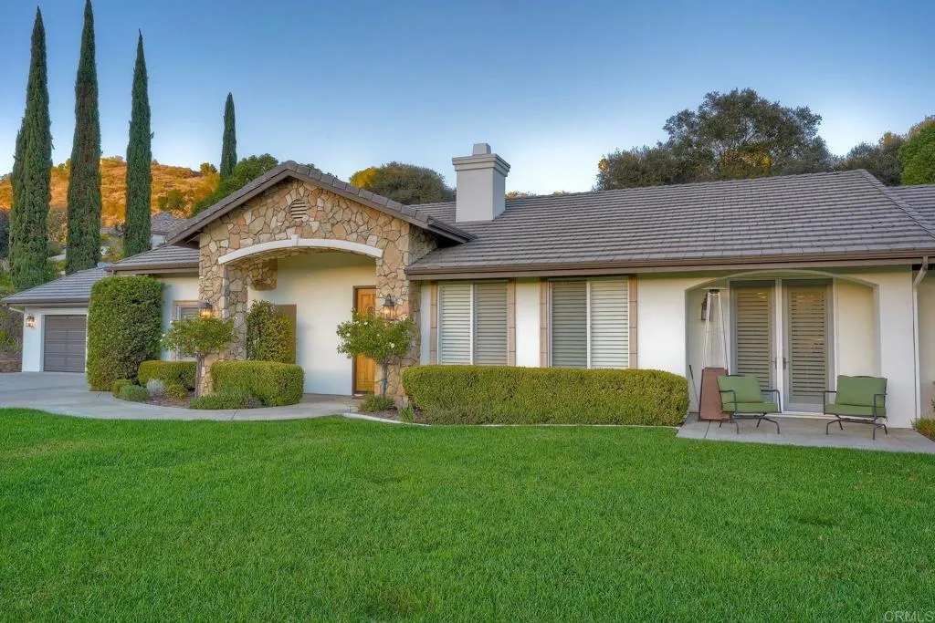 2710 Gird Road, Fallbrook, CA 92028