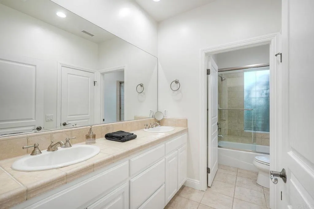 2710 Gird Road, Fallbrook, CA 92028