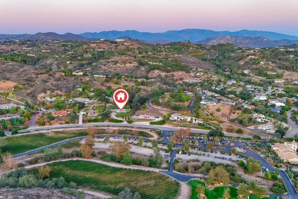 2710 Gird Road, Fallbrook, CA 92028