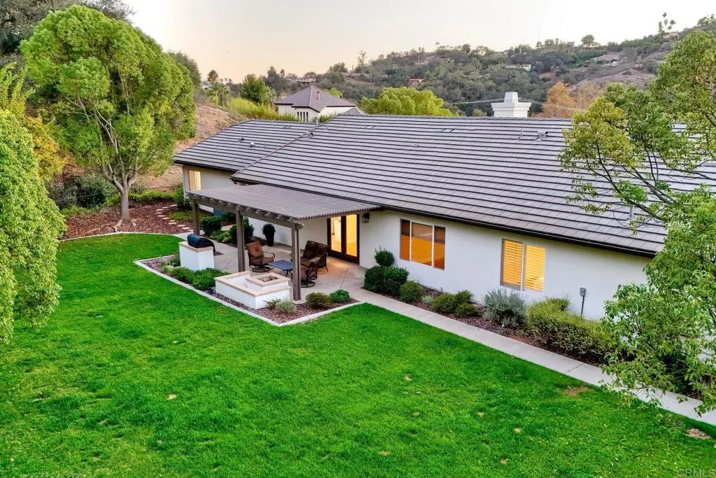 2710 Gird Road, Fallbrook, CA 92028
