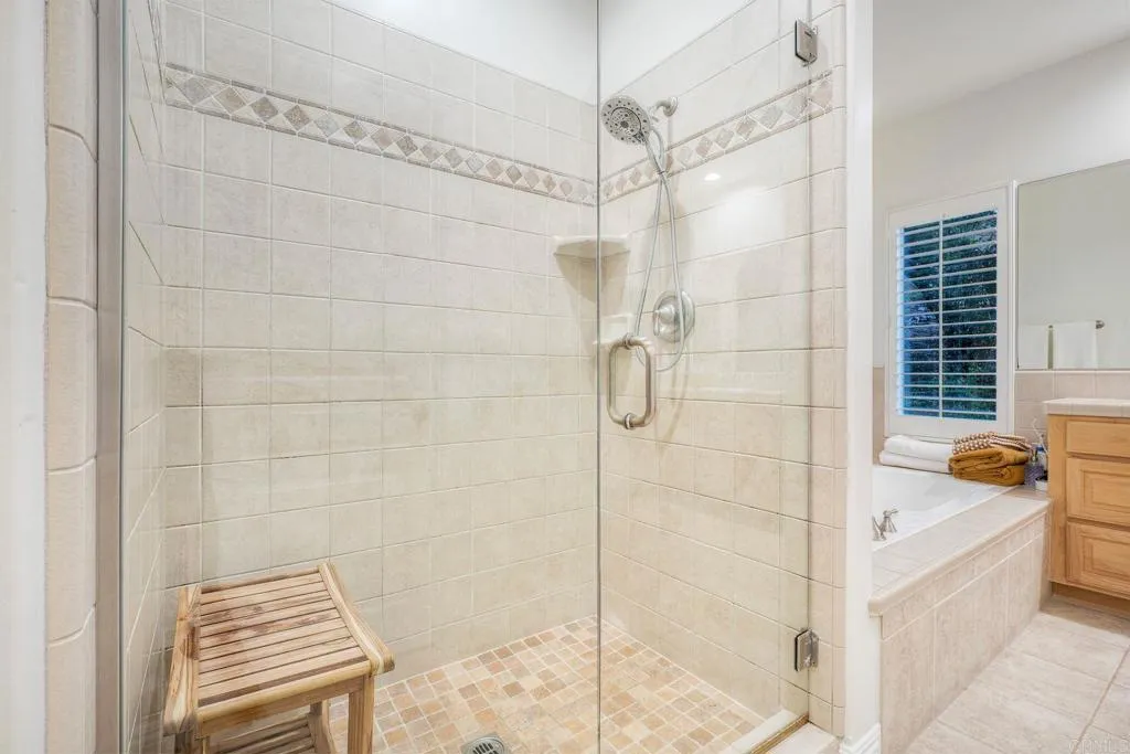 2710 Gird Road, Fallbrook, CA 92028
