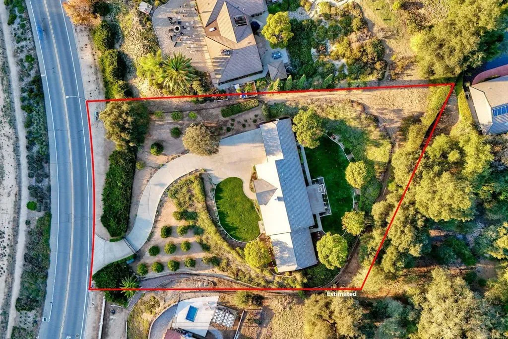 2710 Gird Road, Fallbrook, CA 92028