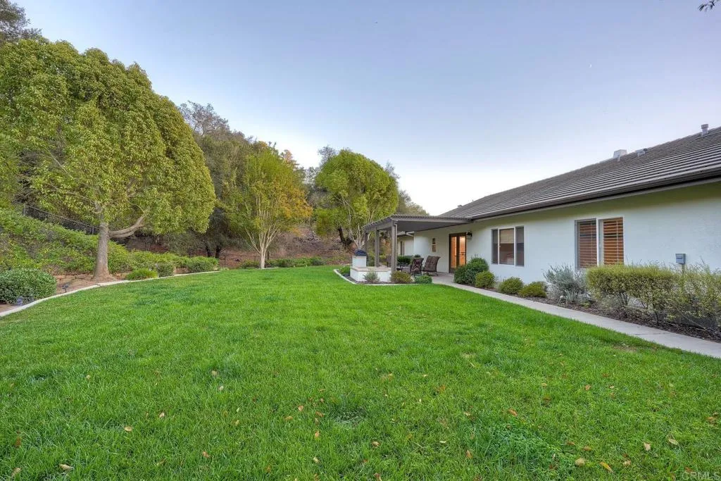2710 Gird Road, Fallbrook, CA 92028