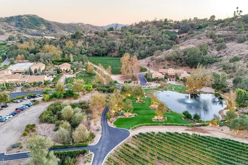 2710 Gird Road, Fallbrook, CA 92028