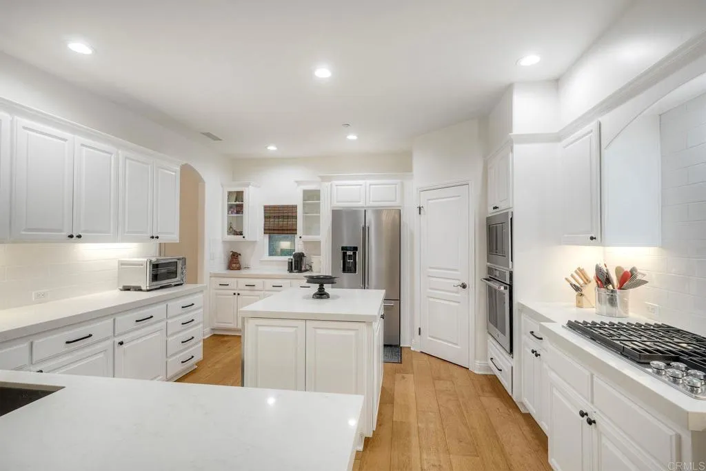 2710 Gird Road, Fallbrook, CA 92028