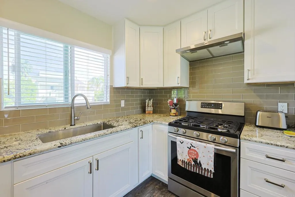 2274 Ediinburg, Cardiff By The Sea, CA 92007 2274 Ediinburg, Cardiff By The Sea, CA 92007