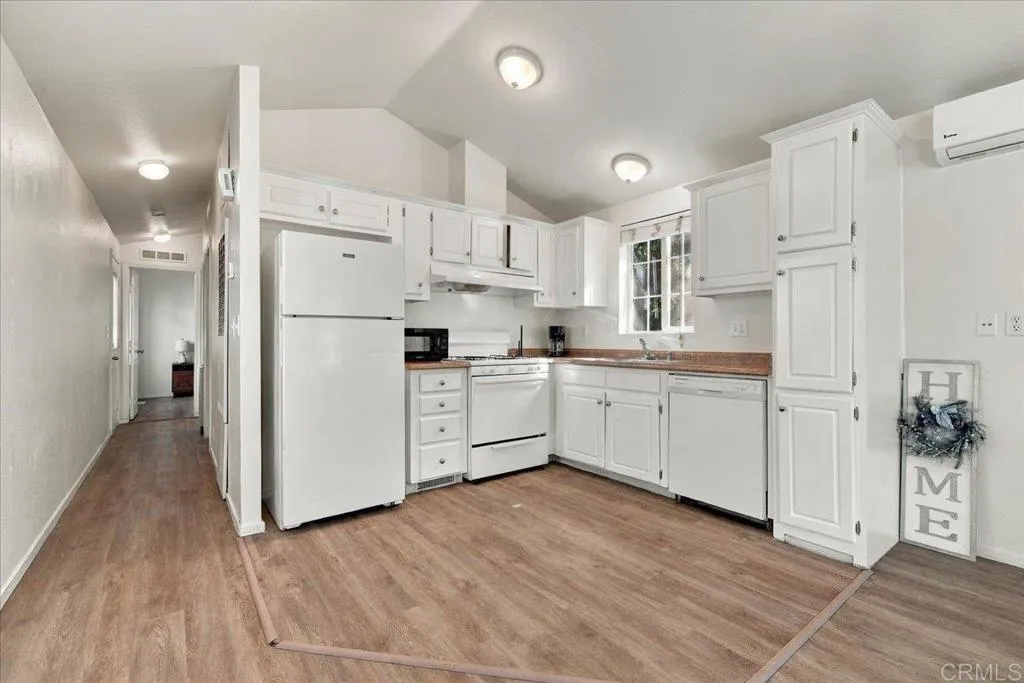 1017-19 33rd Street, San Diego, CA 92102 1017-19 33rd Street, San Diego, CA 92102