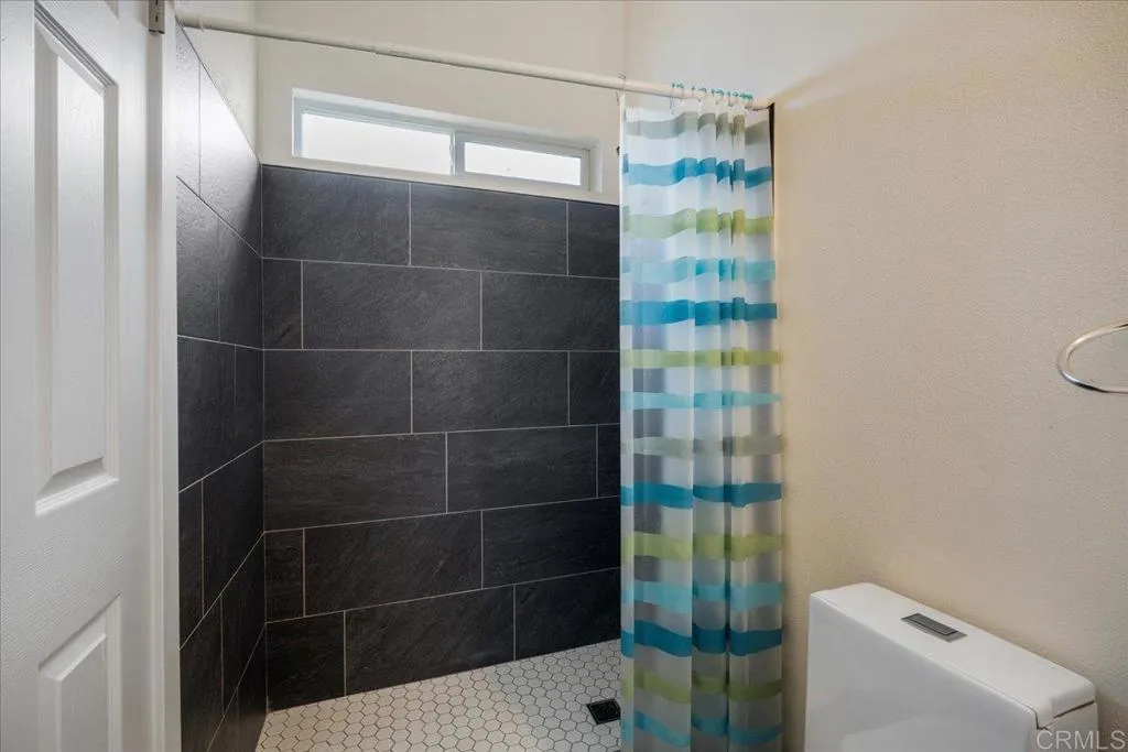 1017-19 33rd Street, San Diego, CA 92102 1017-19 33rd Street, San Diego, CA 92102