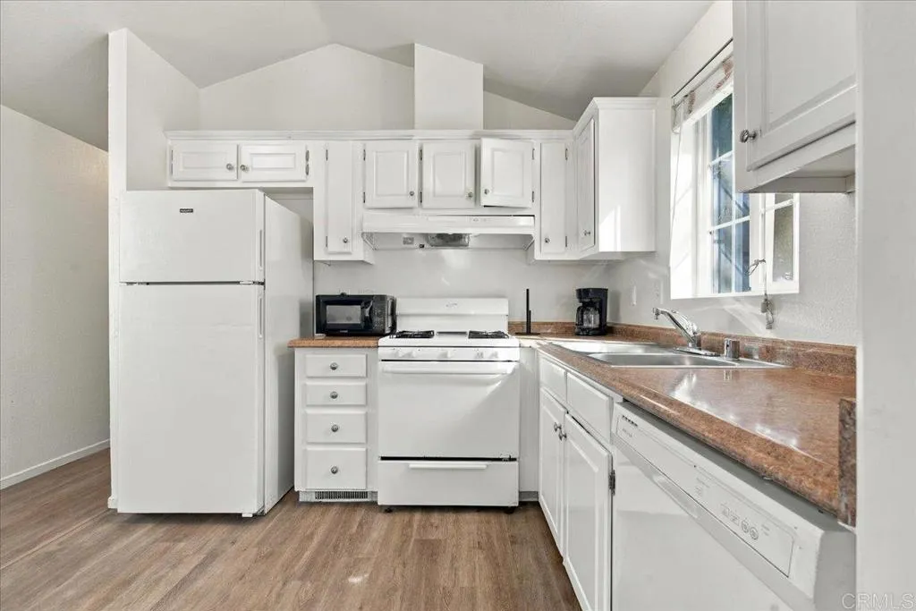 1017-19 33rd Street, San Diego, CA 92102 1017-19 33rd Street, San Diego, CA 92102