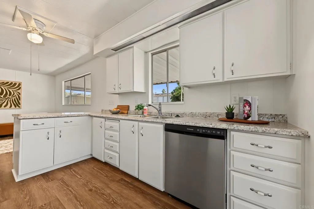 https://cdn.realtyfeed.com/cdn/127/307105083/216ff56476aa8f4ce6705eb3eb06df83.webp
