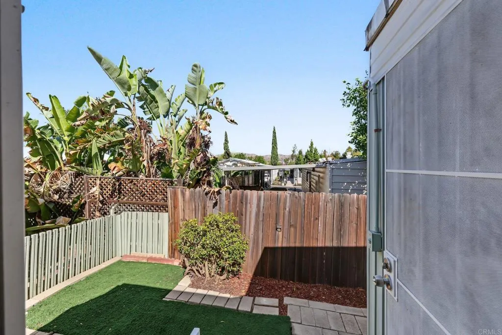 https://cdn.realtyfeed.com/cdn/127/307105083/91edebf50832c7e3dcfde47e1d96fef5.webp