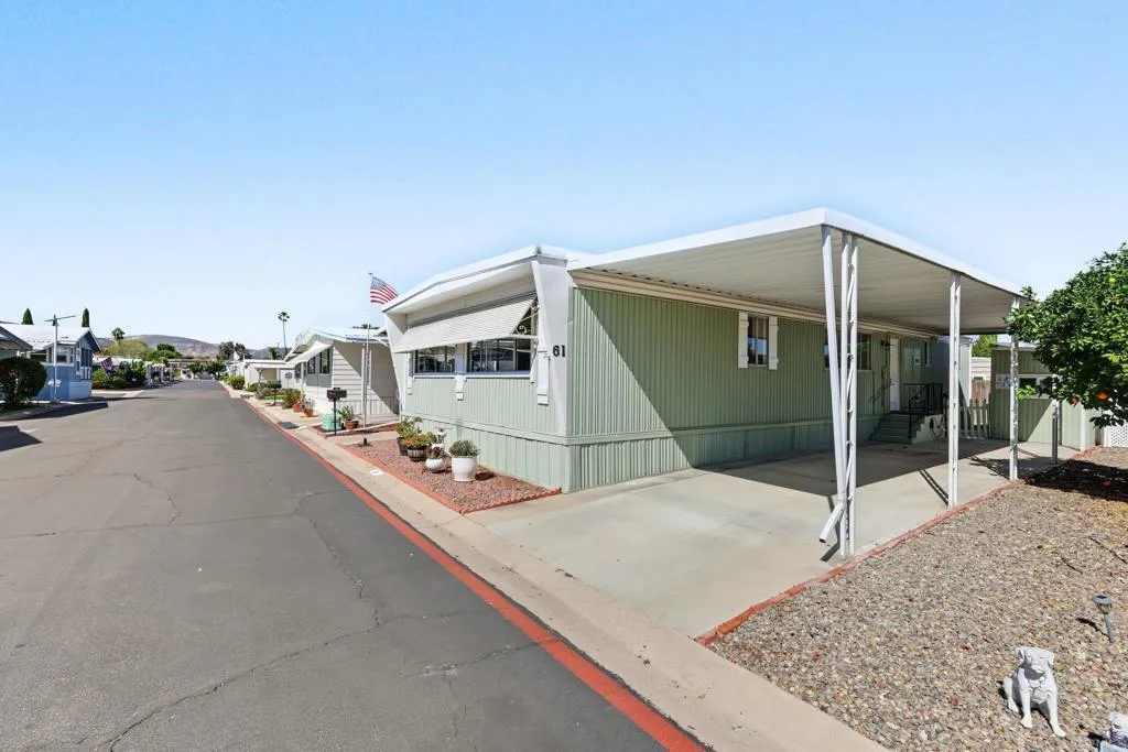 https://cdn.realtyfeed.com/cdn/127/307105083/afcd78ef94f8a3763cedf0506941dbf4.webp