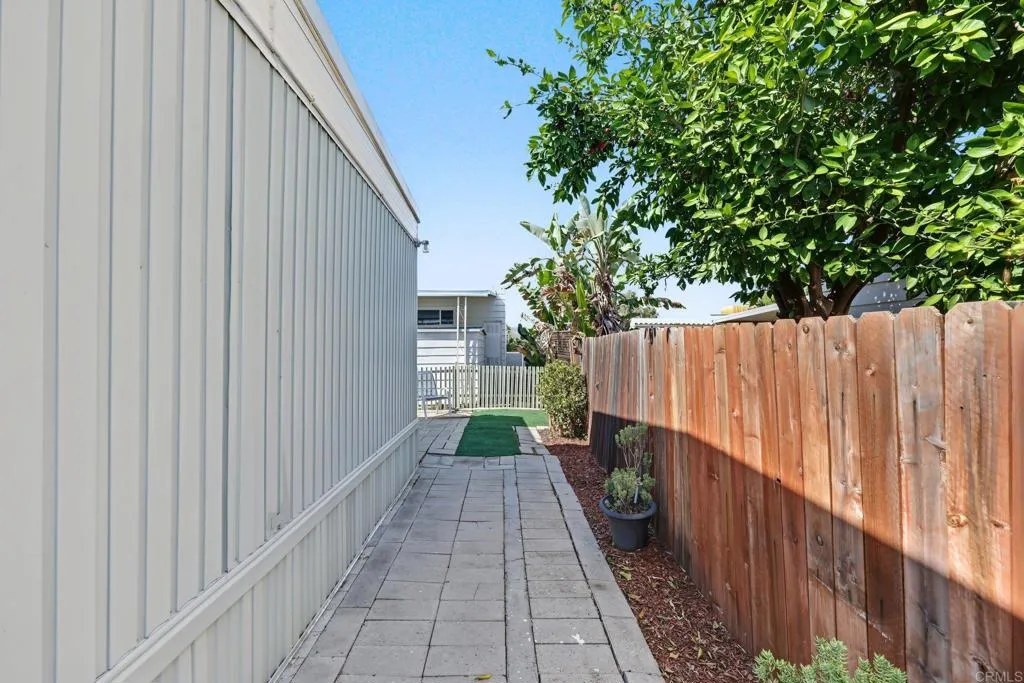https://cdn.realtyfeed.com/cdn/127/307105083/fa0e463a35850abe1312f0f0b2beb092.webp
