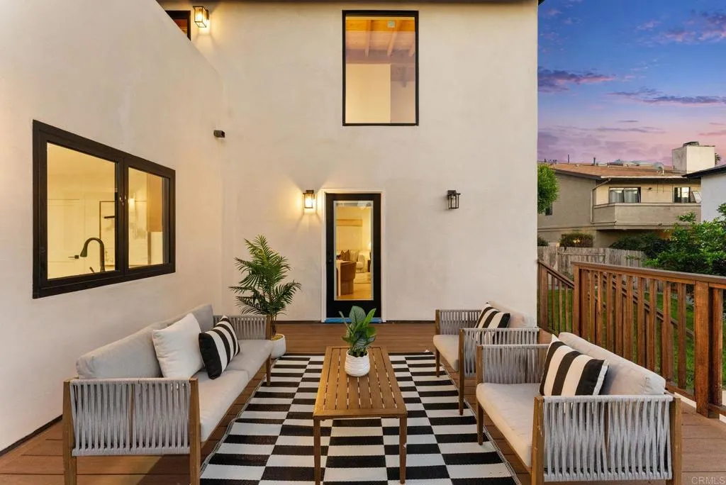 Trex Composite deck - Front Home 4771 Del Mar