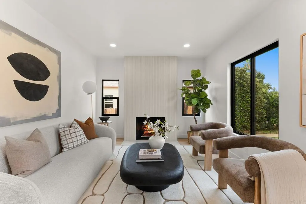 Front Home 4771 Del Mar