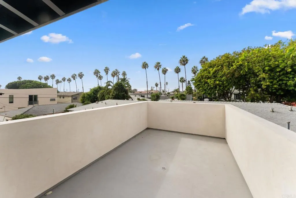 Front Home 4771 Del Mar