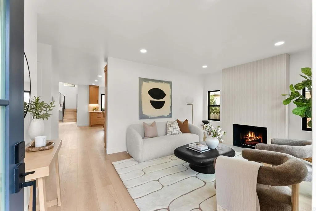 Front Home 4771 Del Mar