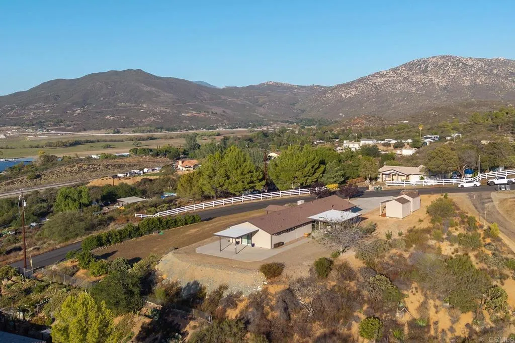 1512 CASA DE ROCA WAY, Alpine, CA 91901 1512 CASA DE ROCA WAY, Alpine, CA 91901