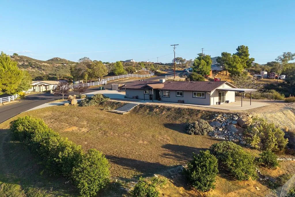 1512 CASA DE ROCA WAY, Alpine, CA 91901 1512 CASA DE ROCA WAY, Alpine, CA 91901