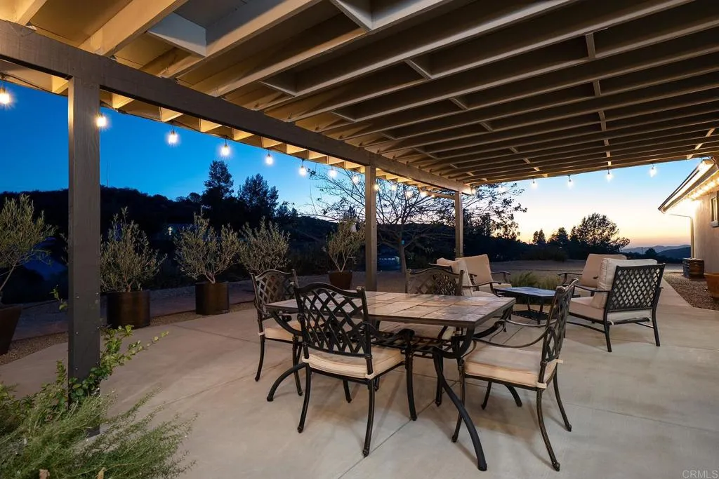 1512 CASA DE ROCA WAY, Alpine, CA 91901 1512 CASA DE ROCA WAY, Alpine, CA 91901