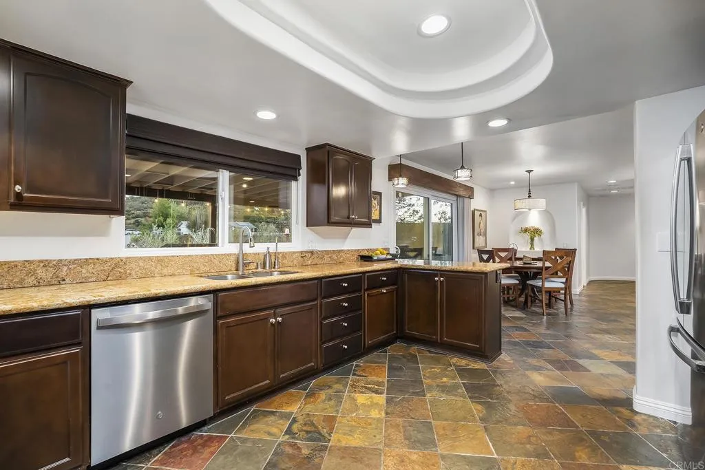 1512 CASA DE ROCA WAY, Alpine, CA 91901 1512 CASA DE ROCA WAY, Alpine, CA 91901
