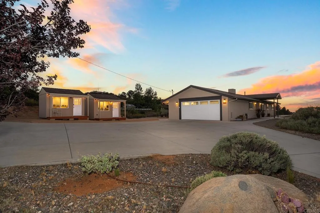 1512 CASA DE ROCA WAY, Alpine, CA 91901 1512 CASA DE ROCA WAY, Alpine, CA 91901