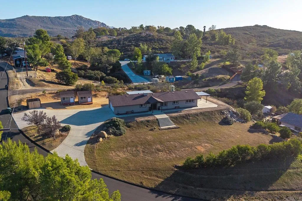 1512 CASA DE ROCA WAY, Alpine, CA 91901 1512 CASA DE ROCA WAY, Alpine, CA 91901