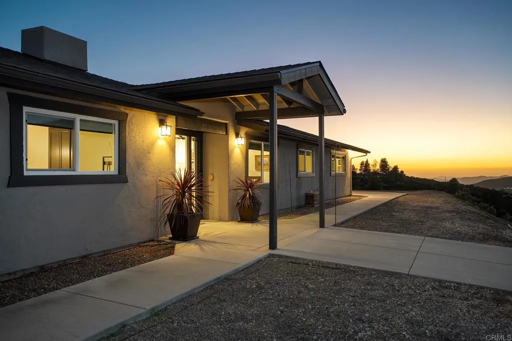 1512 CASA DE ROCA WAY, Alpine, CA 91901 1512 CASA DE ROCA WAY, Alpine, CA 91901