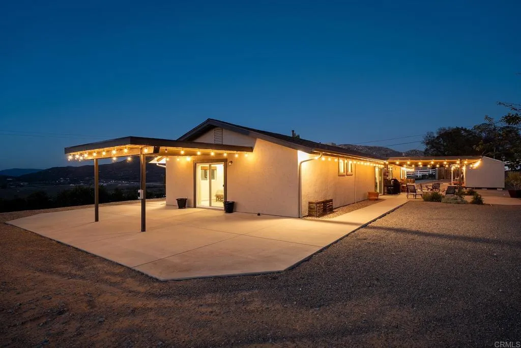 1512 CASA DE ROCA WAY, Alpine, CA 91901 1512 CASA DE ROCA WAY, Alpine, CA 91901