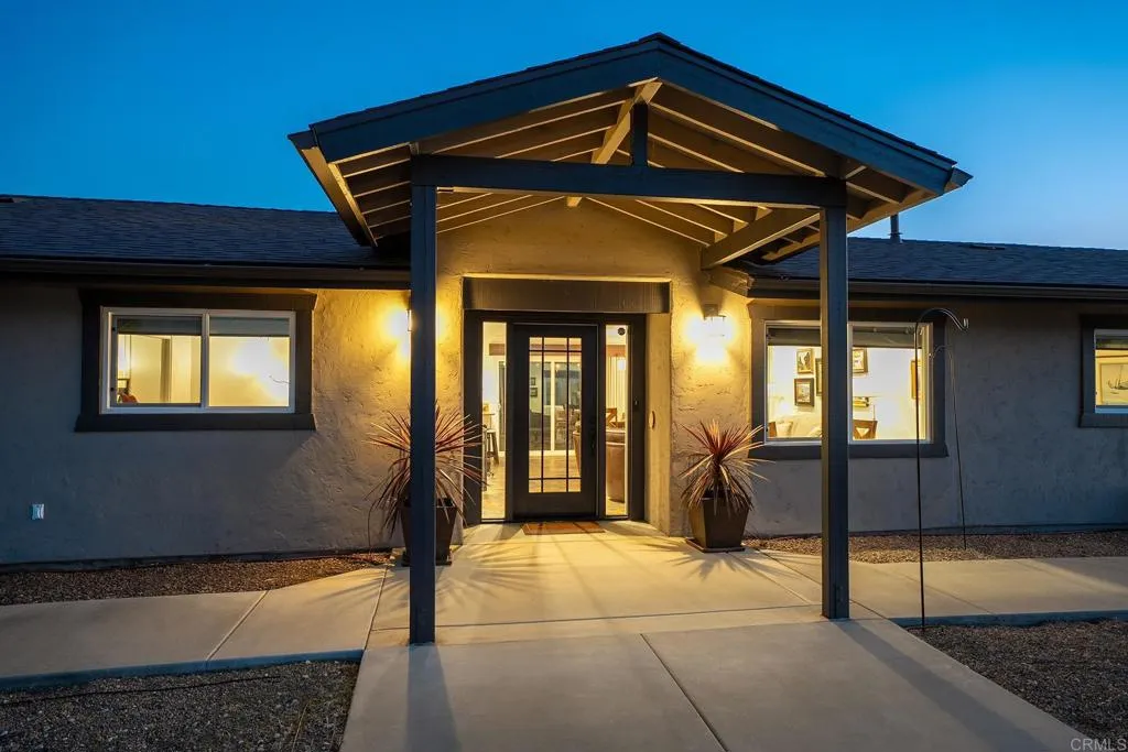 1512 CASA DE ROCA WAY, Alpine, CA 91901 1512 CASA DE ROCA WAY, Alpine, CA 91901