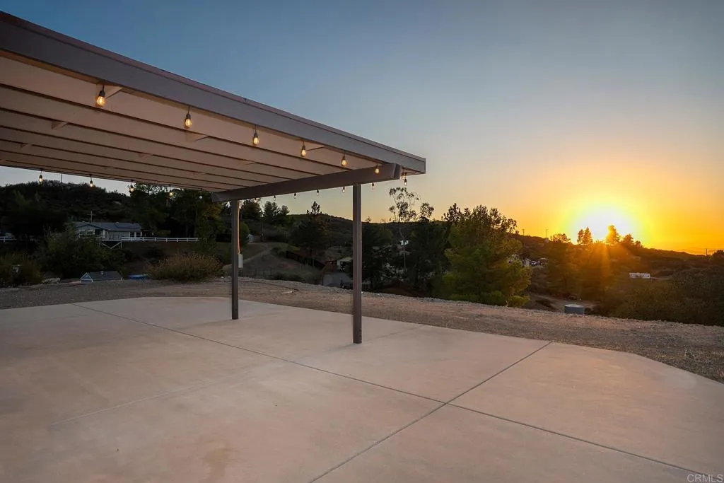 1512 CASA DE ROCA WAY, Alpine, CA 91901 1512 CASA DE ROCA WAY, Alpine, CA 91901