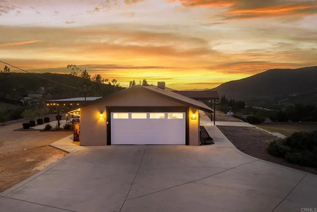 1512 CASA DE ROCA WAY, Alpine, CA 91901 1512 CASA DE ROCA WAY, Alpine, CA 91901