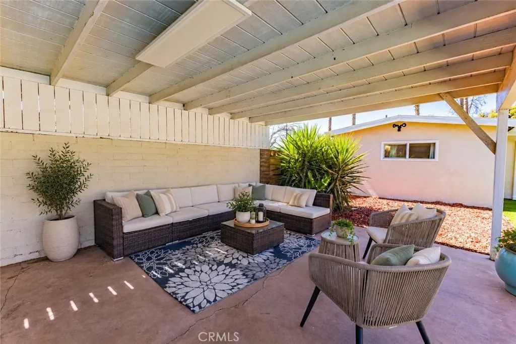 https://cdn.realtyfeed.com/cdn/127/307105303/15b808a4567d4459b18373b8eb9ebdc4.webp