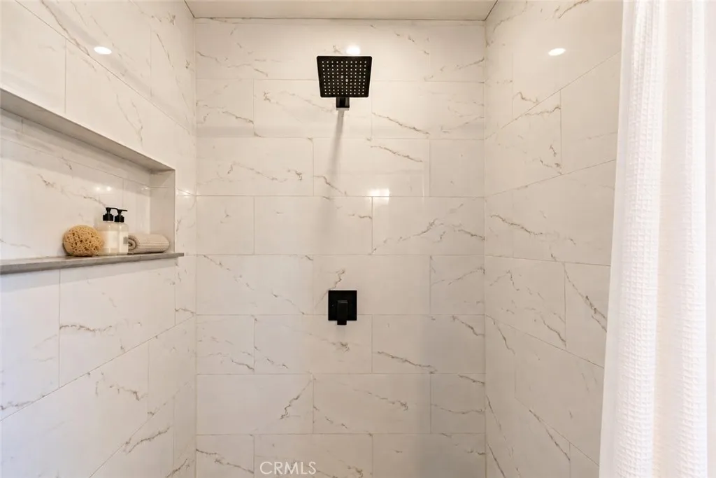 https://cdn.realtyfeed.com/cdn/127/307105303/322cd768c7354d6c58af5b716b29bb92.webp