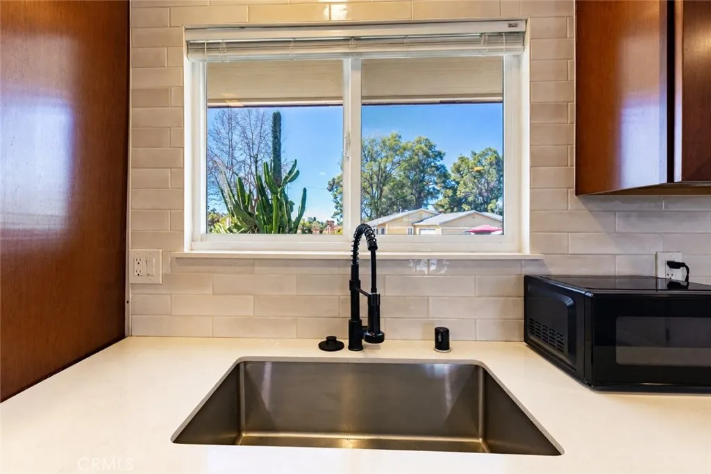 https://cdn.realtyfeed.com/cdn/127/307105303/8767c7f62cf307ba8eaaea2ff8f953a6.webp