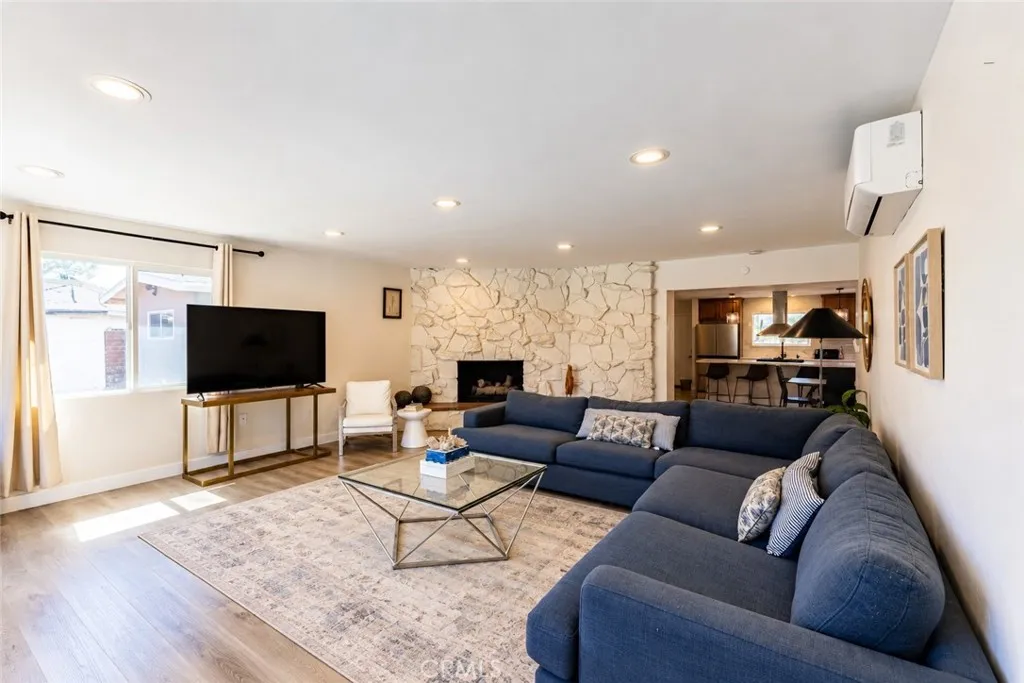 https://cdn.realtyfeed.com/cdn/127/307105303/9b2a422d357f0728b78f78d6f893e90c.webp