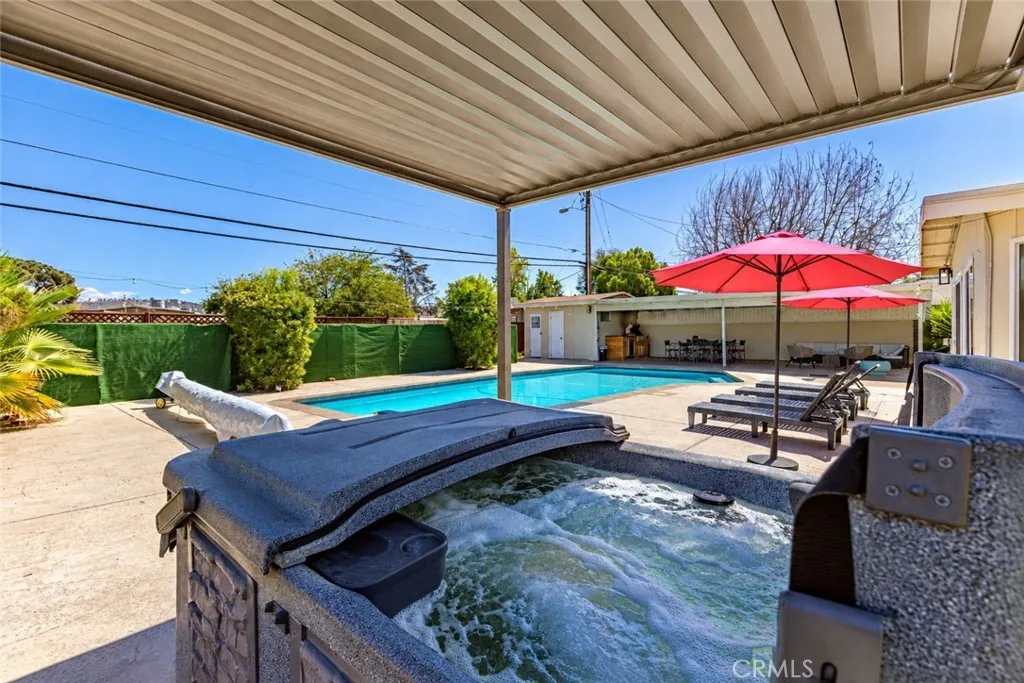 https://cdn.realtyfeed.com/cdn/127/307105303/a7f93d403e93e11f420fe9eb00e848a4.webp