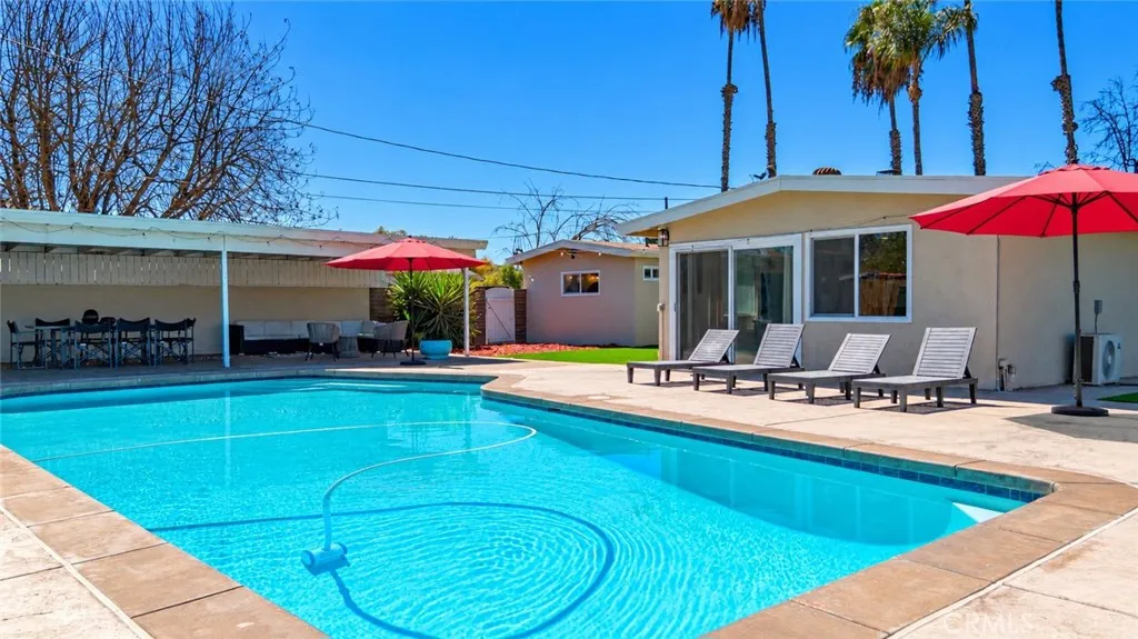 https://cdn.realtyfeed.com/cdn/127/307105303/a87657f87f8e29eac0d7a28869ce51b7.webp