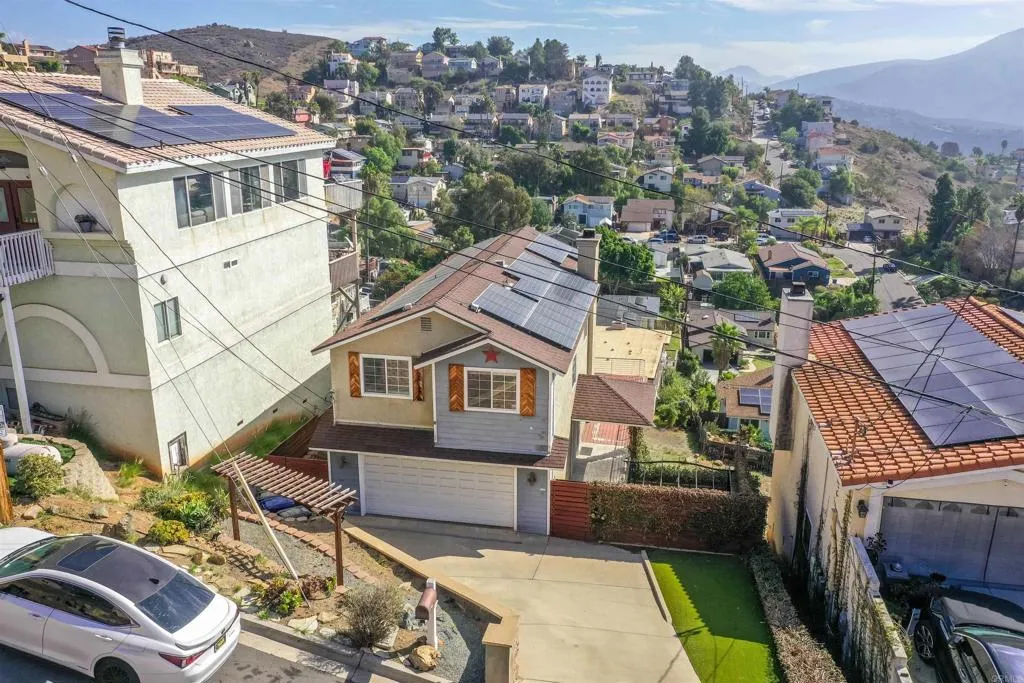 1617 La Presa Avenue, Spring Valley, CA 91977
