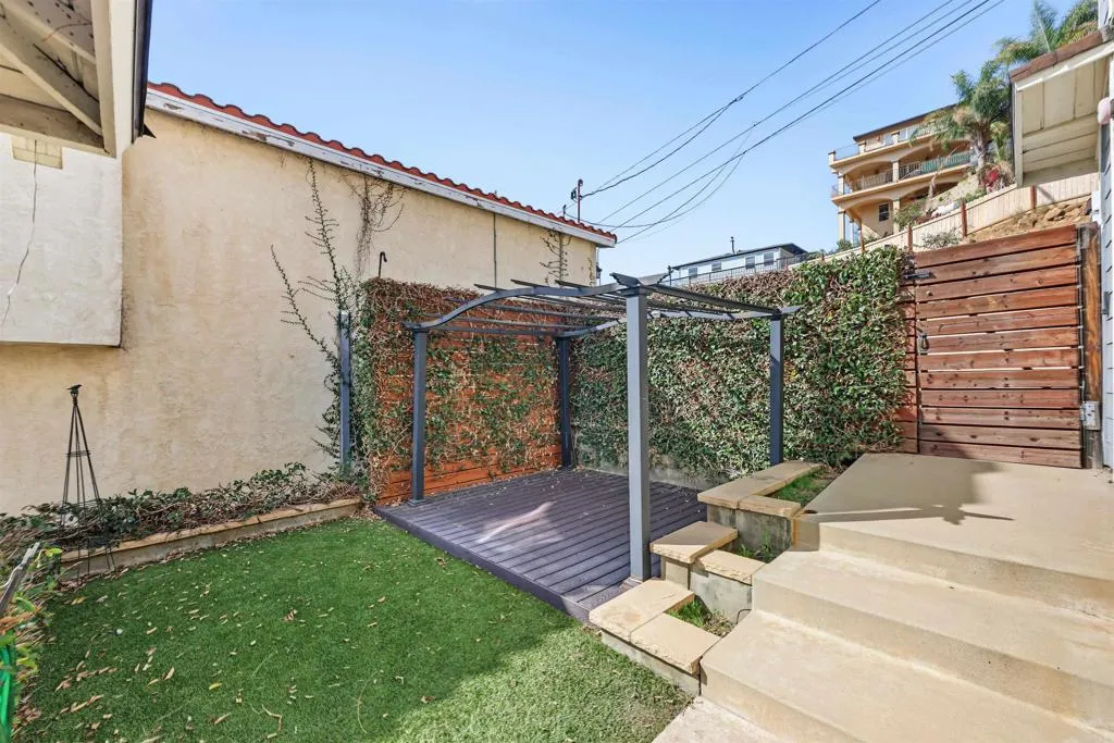1617 La Presa Avenue, Spring Valley, CA 91977