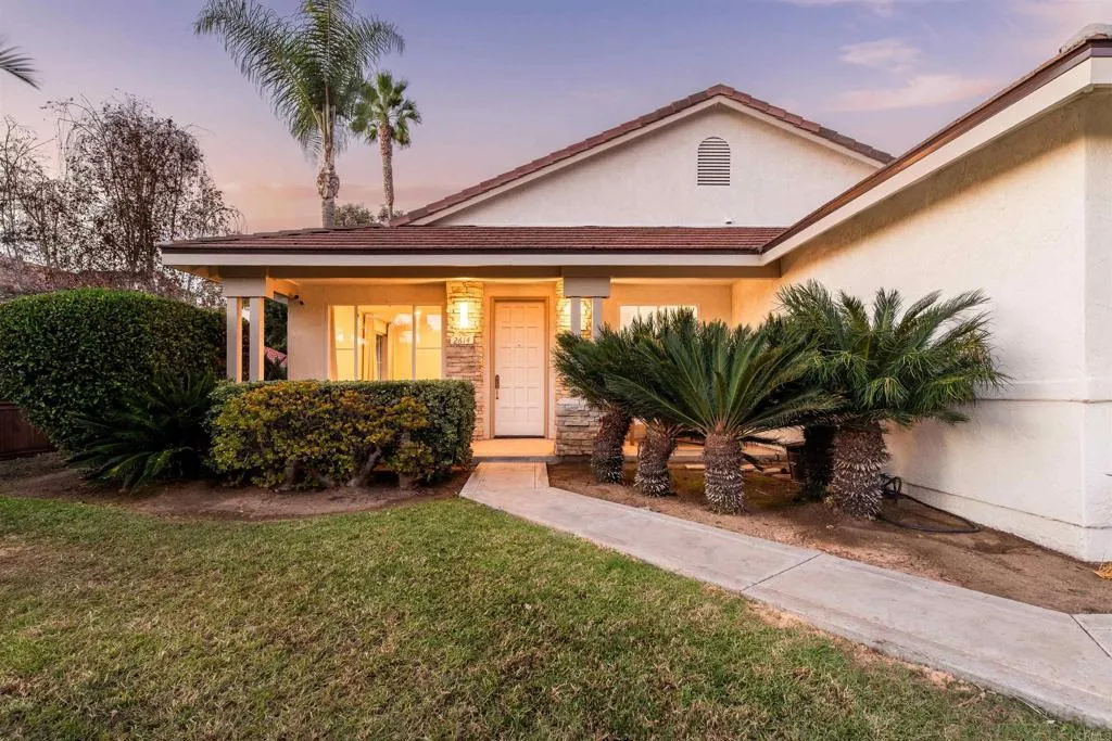 2614 Unicornio Street, Carlsbad, CA 92009