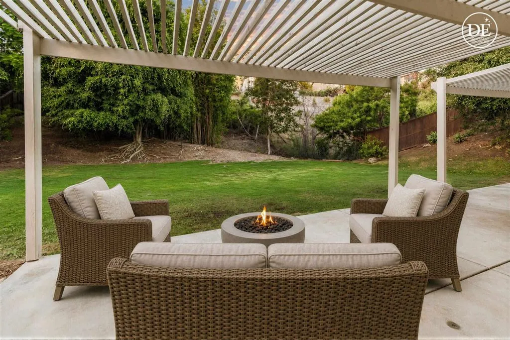 2614 Unicornio Street, Carlsbad, CA 92009