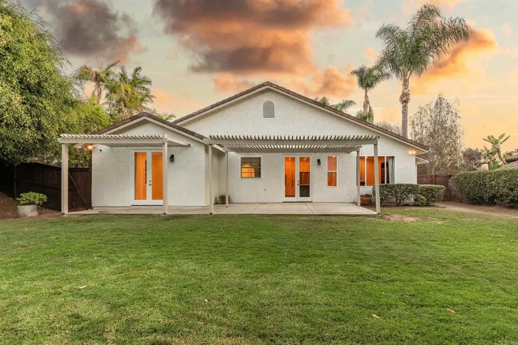 2614 Unicornio Street, Carlsbad, CA 92009