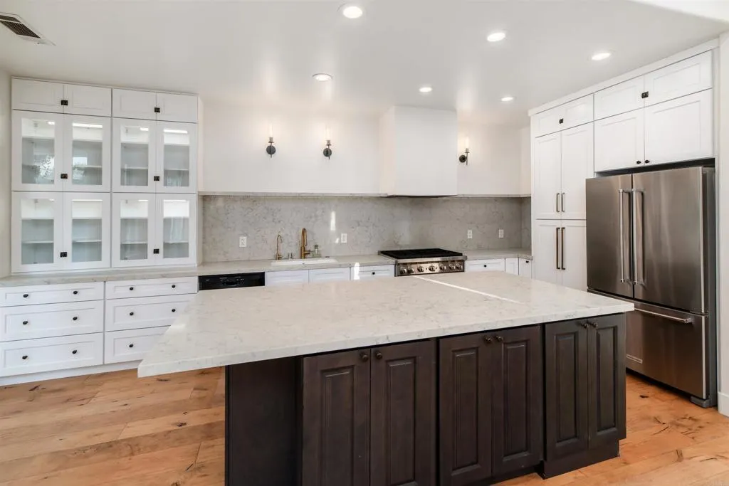 2614 Unicornio Street, Carlsbad, CA 92009