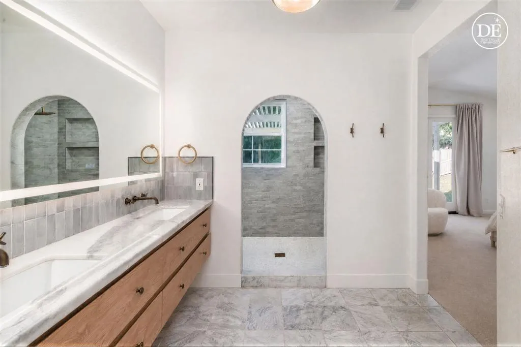 2614 Unicornio Street, Carlsbad, CA 92009