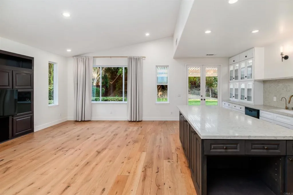 2614 Unicornio Street, Carlsbad, CA 92009