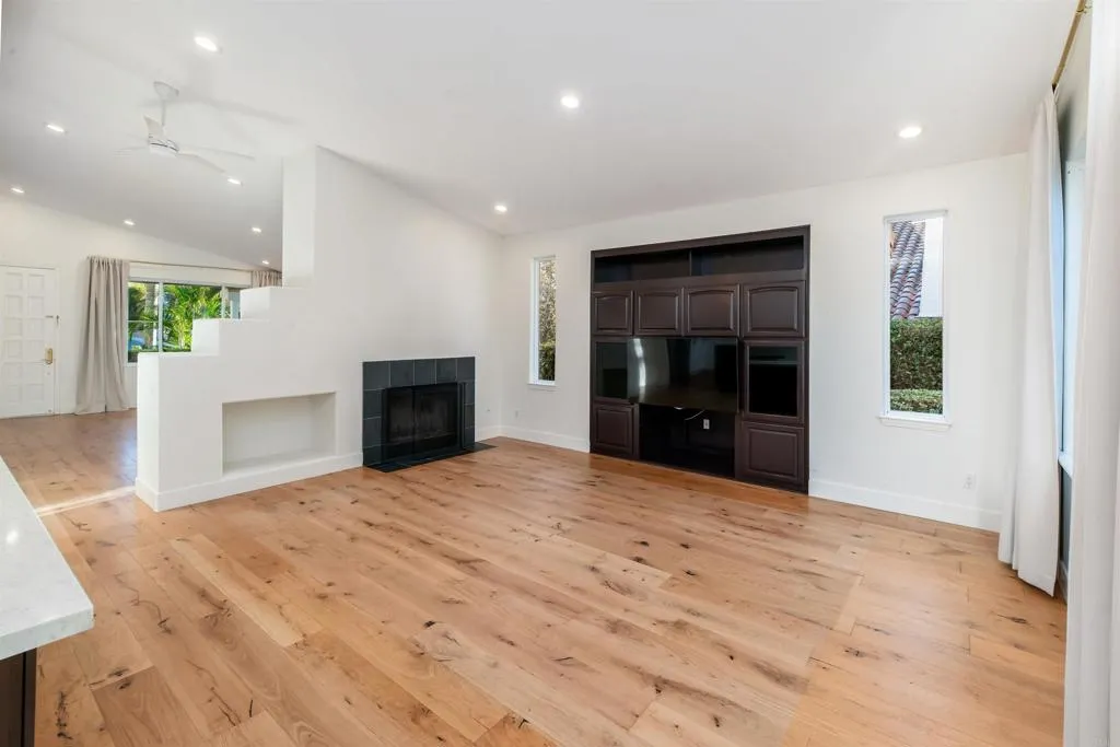2614 Unicornio Street, Carlsbad, CA 92009